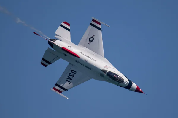 Equipo de demostración de Thunderbirds de la Fuerza Aérea de EE.UU. — Foto de Stock