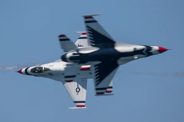 Equipo de demostración de Thunderbirds de la Fuerza Aérea de EE.UU. — Foto de Stock