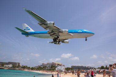 Boeing 747 KLM landing on Saint Martin Airport clipart