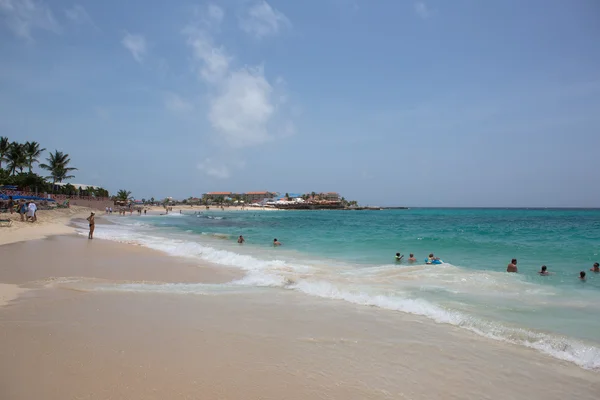 Maho Strand auf Saint Martin Insel — Stockfoto