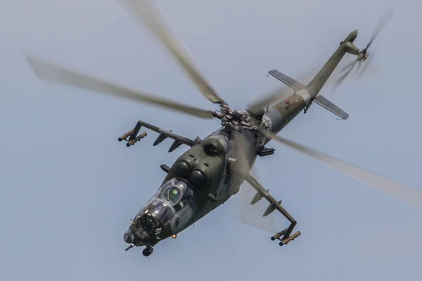 Equipe de demonstração Mi-24 em Pardubice — Fotografia de Stock