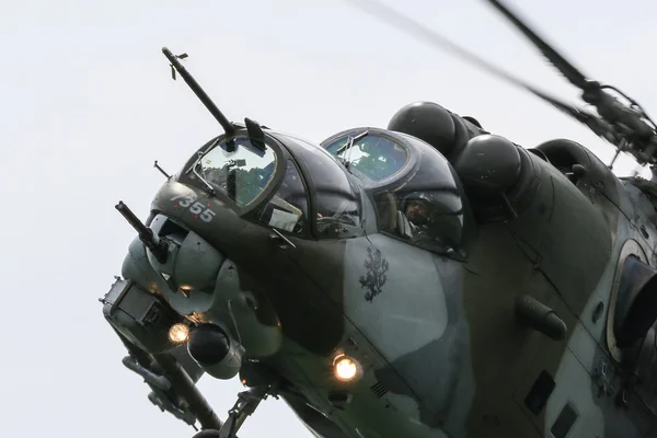 Equipe de demonstração Mi-24 em Pardubice — Fotografia de Stock