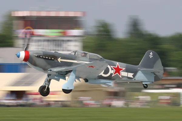 Yak 3 en Pardubice — Foto de Stock