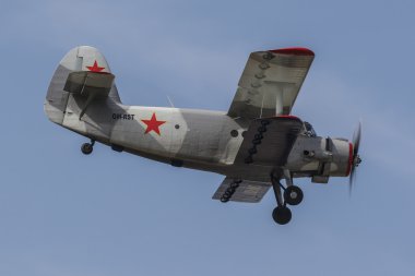 Krakow Airshow 2016'da An-2 Retro Sky Takımı