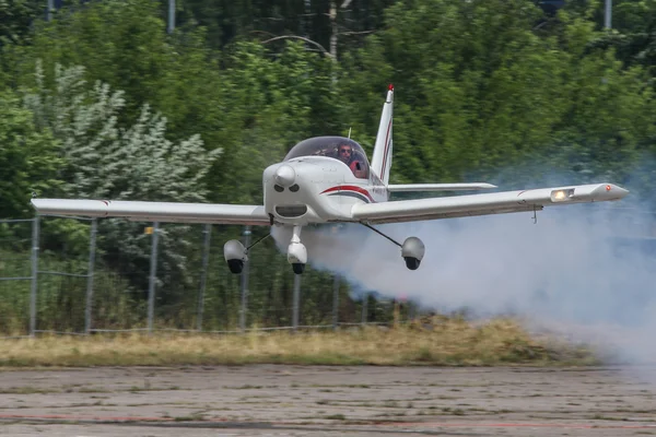 3 AT3 Formasjon i Krakow Airshow 2016 – stockfoto