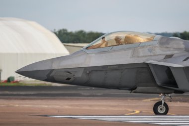Fairford içinde F-22 Raptor