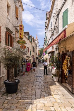 Trogir, Hırvatistan - 10.07.2021 Trogir kentindeki Eski Şehir 10.07.2021, Hırvatistan