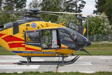 Acil helikopter ec-135
