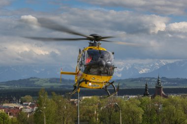 Acil helikopter ec-135