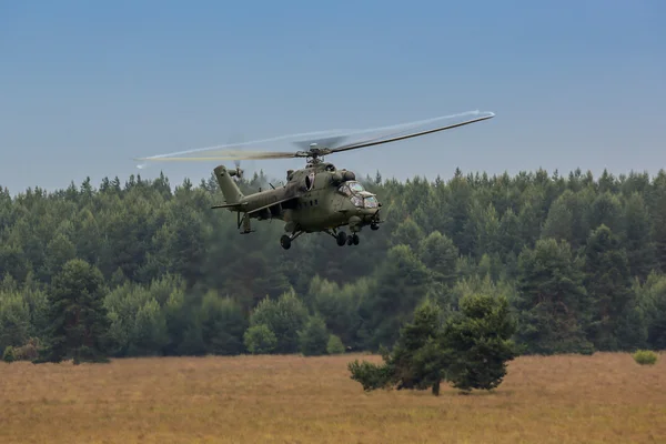 Mi-24 hind em nowy targ — Fotografia de Stock