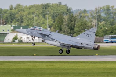 Jas-30 Gripen kalkış