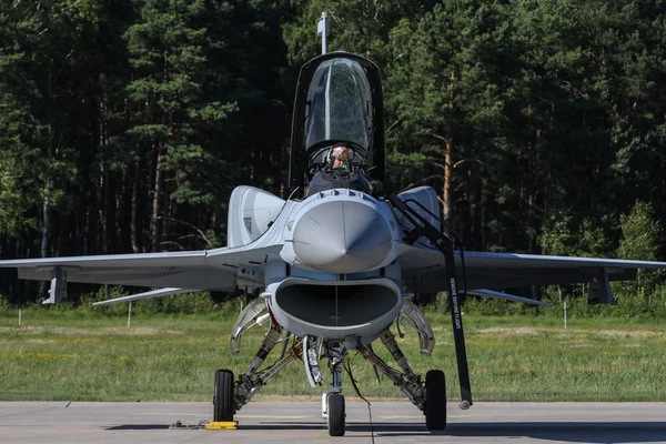 ポーランド空軍の f-16 Figting ファルコン — ストック写真