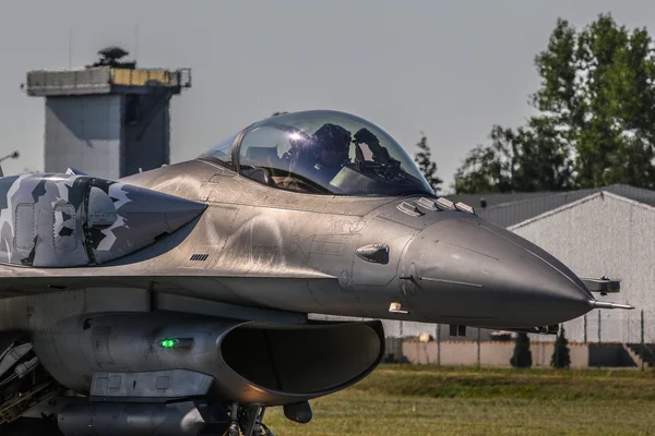 F-16 Falcon Figting της Πολωνικής Πολεμικής Αεροπορίας — Φωτογραφία Αρχείου