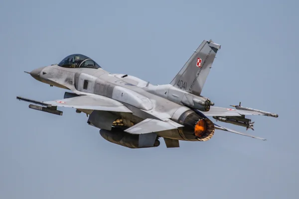F-16 Falcon Figting της Πολωνικής Πολεμικής Αεροπορίας — Φωτογραφία Αρχείου