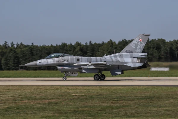ポーランド空軍の f-16 Figting ファルコン — ストック写真