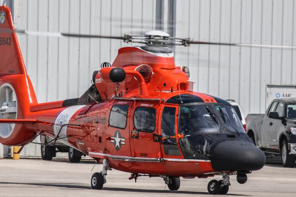 Helicóptero da Guarda Costeira dos EUA — Fotografia de Stock