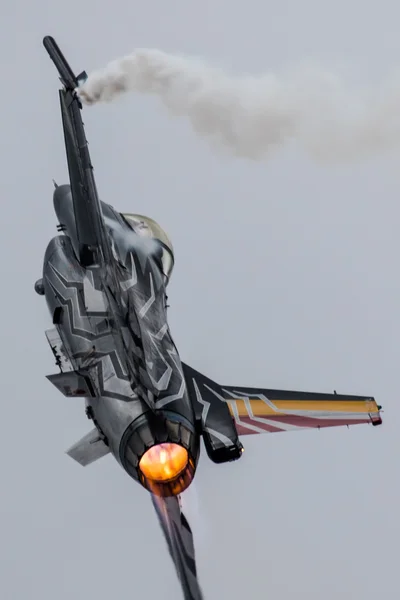 比利时的 F-16 演示团队 — 图库照片