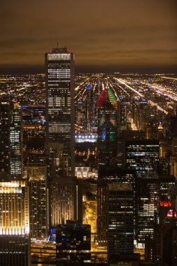Şehir merkezinde gece Chicago'da