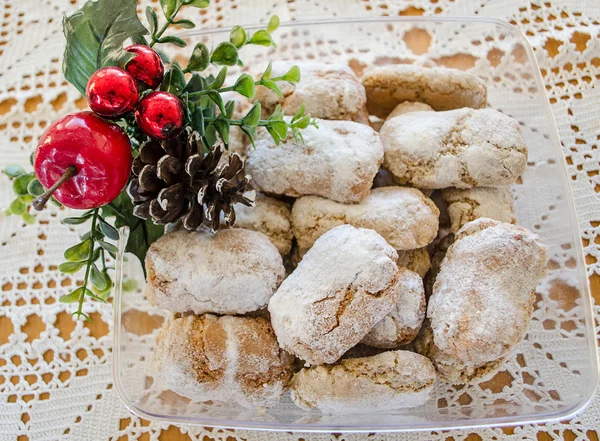 Christmas cookies on festive background — Stock Photo, Image