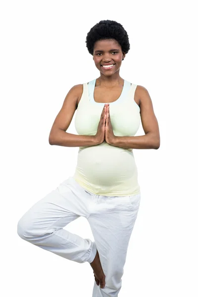 Mulher grávida fazendo exercício de ioga — Fotografia de Stock