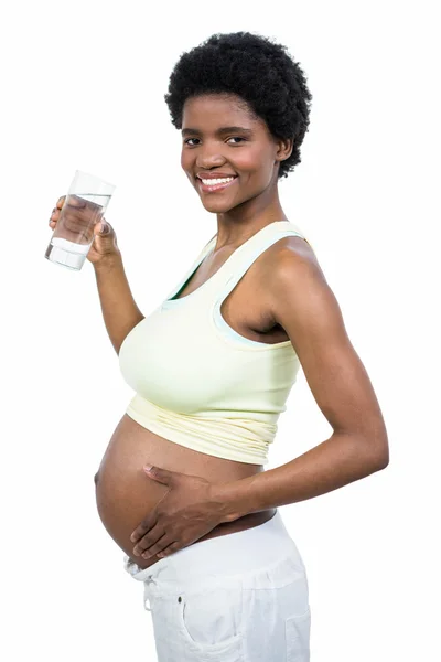 Mujer embarazada bebiendo agua — Foto de Stock