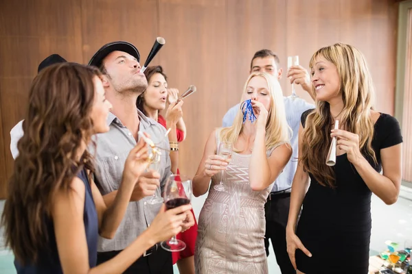 Grupo de amigos se divertindo — Fotografia de Stock