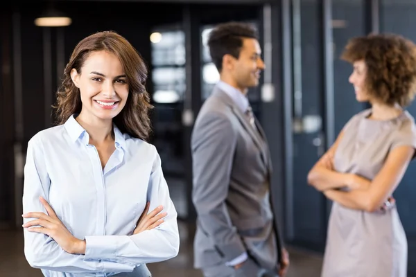 Självsäker affärskvinna i tjänst — Stockfoto