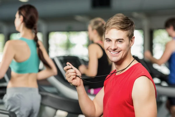 Mannelijke trainer bespreken over prestaties — Stockfoto