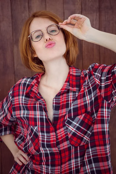 Mujer hipster con gafas — Foto de Stock