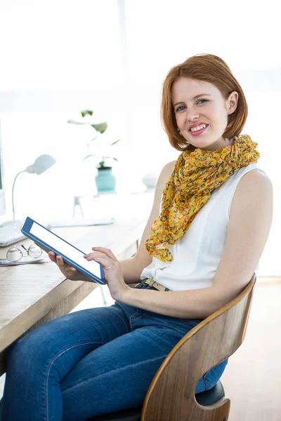 Hipster woman on tablet — Stock Photo, Image