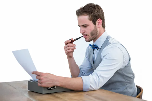 Man using old fashioned typewriter — Stock Photo, Image