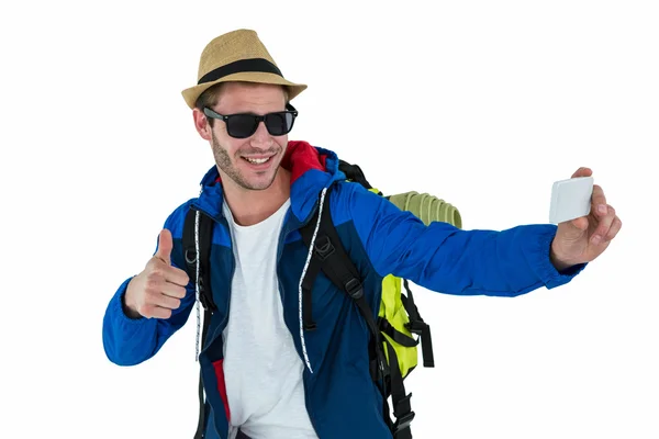 Backpacker hipster nemen selfie — Stockfoto