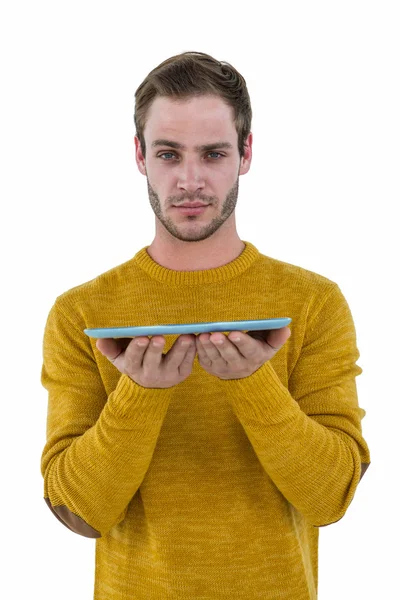 Hipster adam holding tablet — Stok fotoğraf