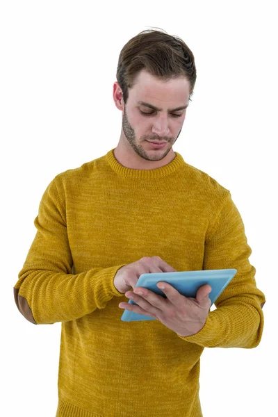 Hipster adam tablet kullanma — Stok fotoğraf