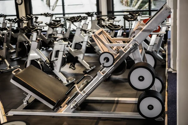 Exercise machines in gym — Stock Photo, Image