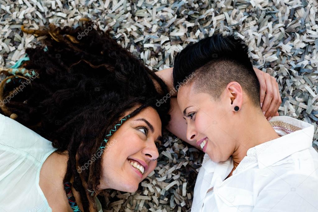 black-lesbian-couples-rooms