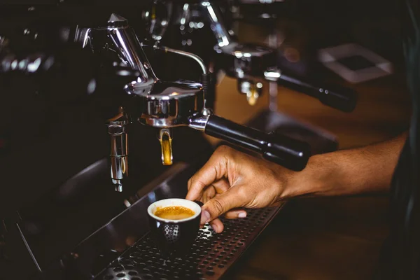 Waiter making cup of coffee — Stock Photo, Image