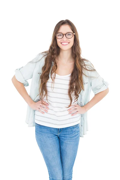 Portret van vrouwelijke student met handen op de heupen — Stockfoto