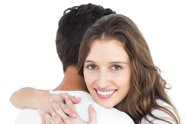 Sorrindo bonito casal abraço — Fotografia de Stock