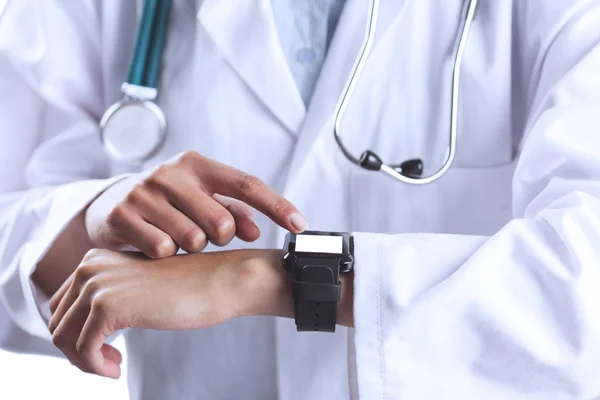 Asian doctor using her smart watch — Stock Photo, Image
