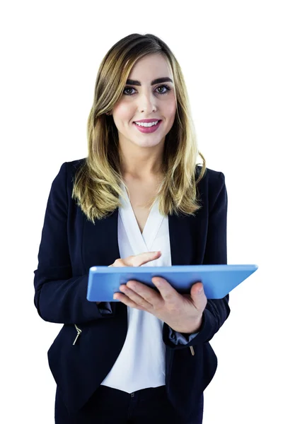 Mujer sonriente usando tableta — Foto de Stock