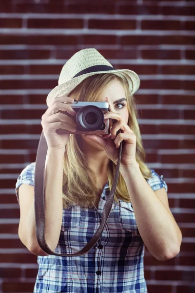 Mujer tomando fotos — Foto de Stock