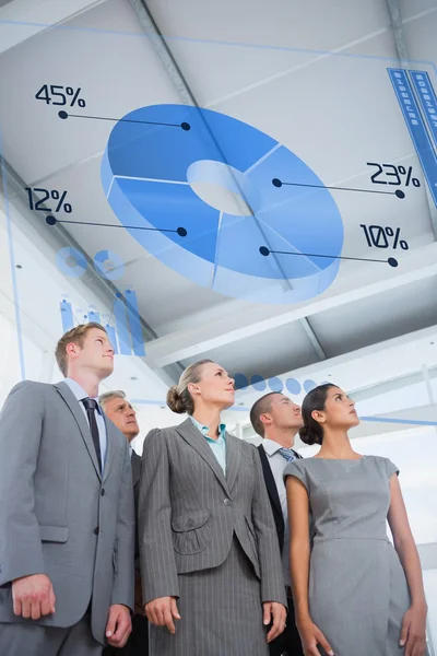 Equipo de negocios mirando hacia arriba — Foto de Stock