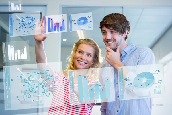 Zakenvrouw doen frame met haar handen — Stockfoto