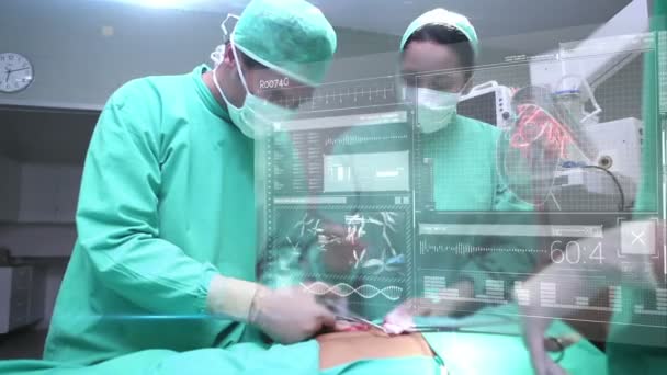 Doktorlar son teknolojiyi kullanarak — Stok video