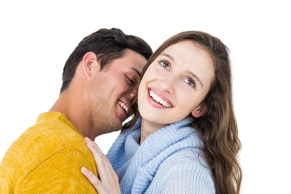 Kucaklamak ve öpmek gülümseyen Çift — Stok fotoğraf