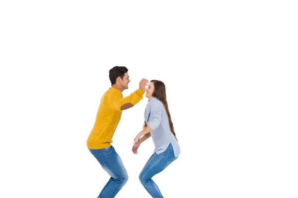 Gelukkige paar dansen samen — Stockfoto