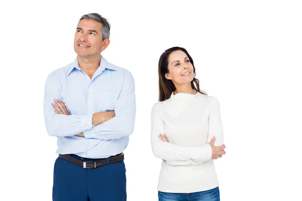 Casal olhando para maneiras diferentes — Fotografia de Stock