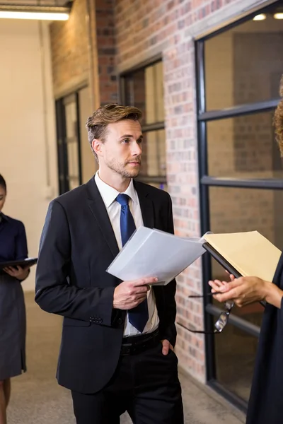 Lawyer  interacting with businessman — Stock Photo, Image