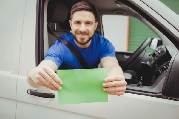 Man zit in zijn busje — Stockfoto